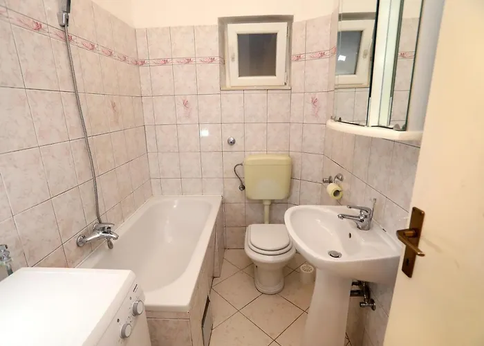 아파트 Remarkable 2-bed In Okrug Gornji *